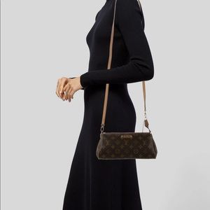 Gold chain purse with shoulder strap